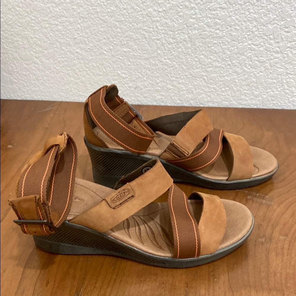 Keen Women's Skyline Tan Wedge Summer Comfy Summer Sandals Sz 5